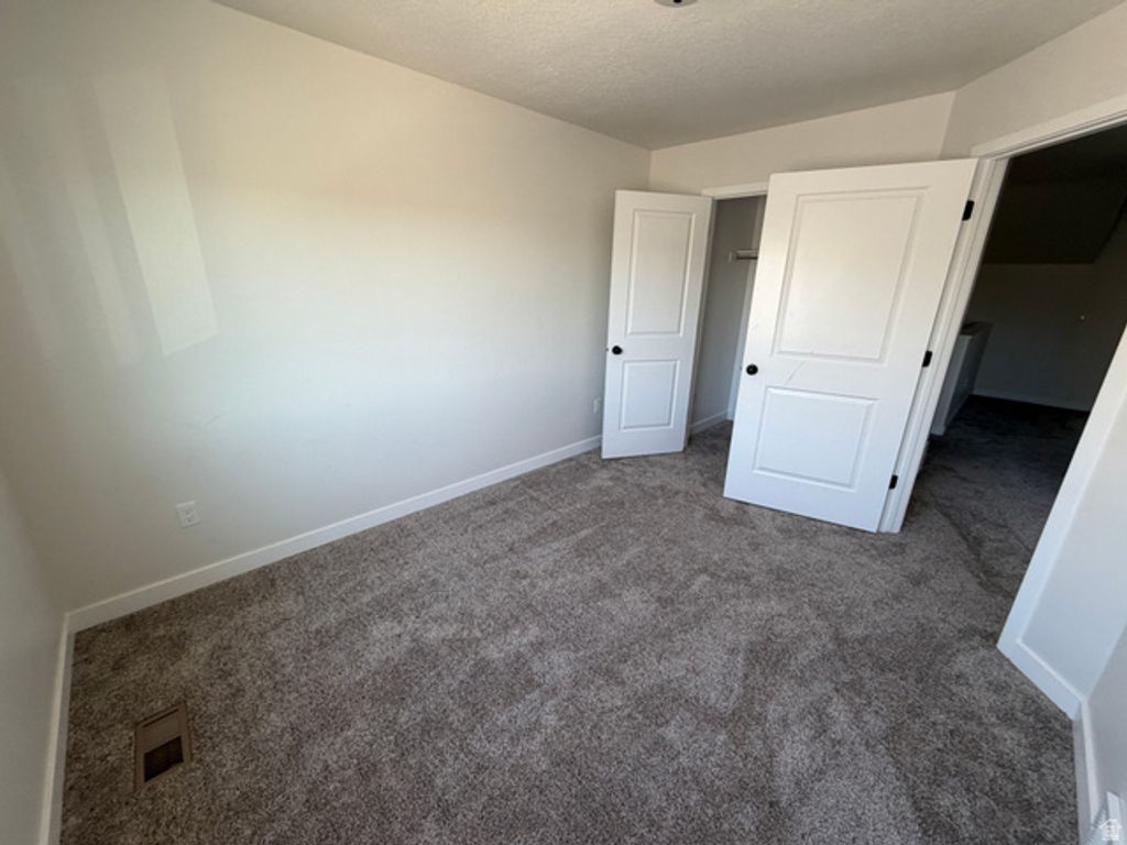 Image 21 of property listing at 3337 W 3745 S #4054, Ogden, UT 84401