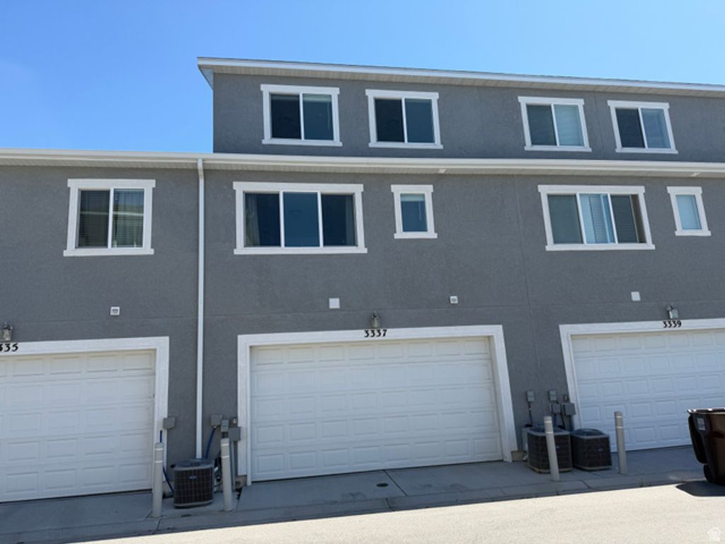 Image 25 of property listing at 3337 W 3745 S #4054, Ogden, UT 84401
