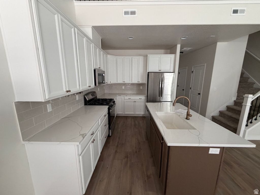 Image 7 of property listing at 3337 W 3745 S #4054, Ogden, UT 84401