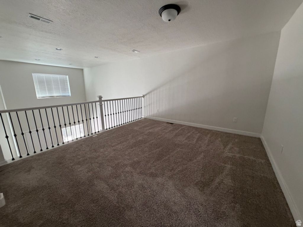 Image 9 of property listing at 3337 W 3745 S #4054, Ogden, UT 84401