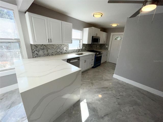 2525 37TH STREET S, St Petersburg, FL 33711