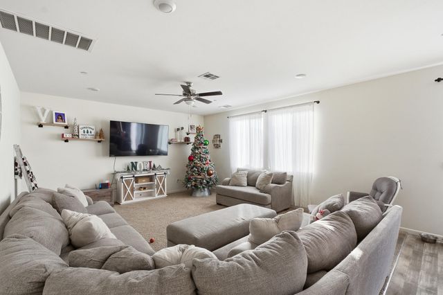 2145 N Rinaldi Court, Visalia, CA 93291