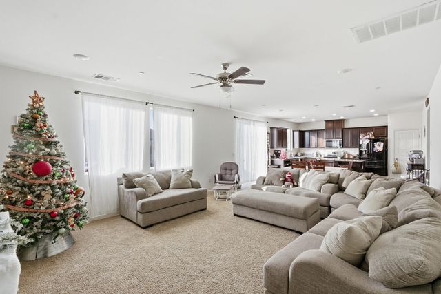 2145 N Rinaldi Court, Visalia, CA 93291