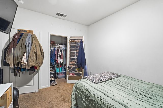 2145 N Rinaldi Court, Visalia, CA 93291