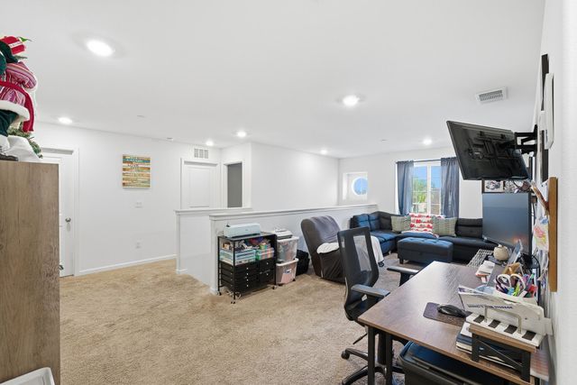 2145 N Rinaldi Court, Visalia, CA 93291