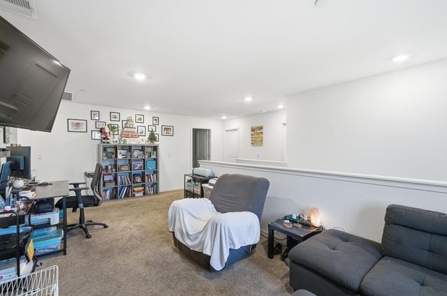 2145 N Rinaldi Court, Visalia, CA 93291