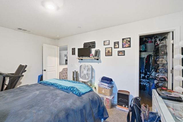 2145 N Rinaldi Court, Visalia, CA 93291