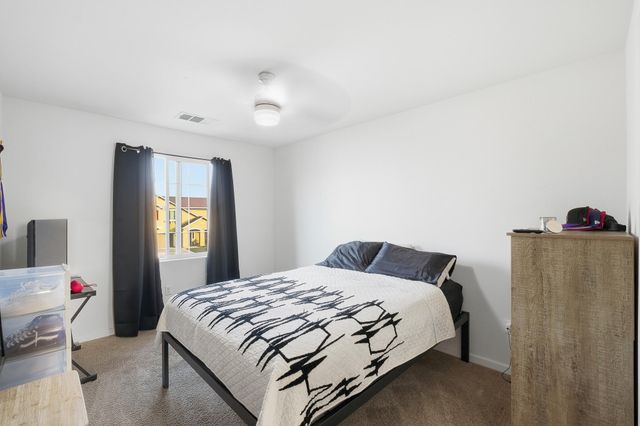 2145 N Rinaldi Court, Visalia, CA 93291