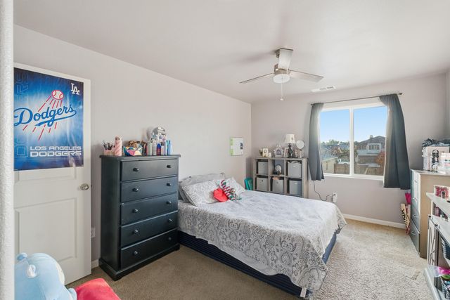 2145 N Rinaldi Court, Visalia, CA 93291