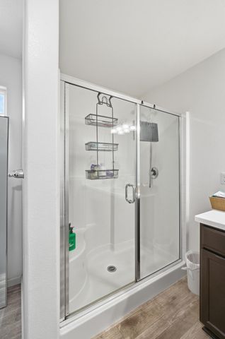 2145 N Rinaldi Court, Visalia, CA 93291