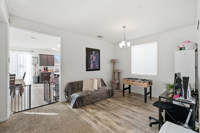 2145 N Rinaldi Court, Visalia, CA 93291