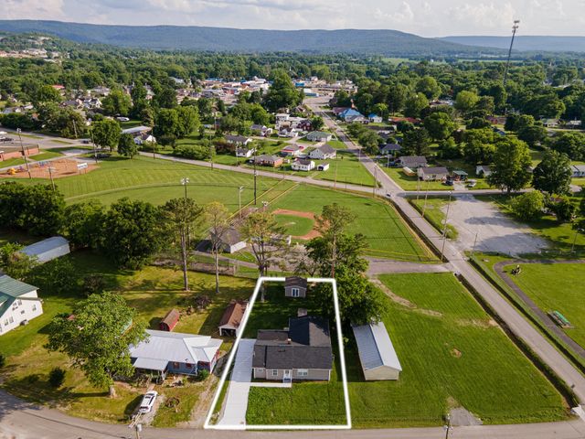 121 Popular St, N, Cowan, TN 37318