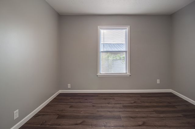 121 Popular St, N, Cowan, TN 37318
