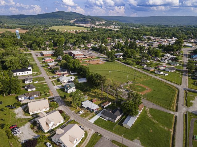 121 Popular St, N, Cowan, TN 37318