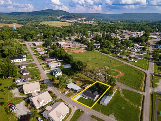 121 Popular St, N, Cowan, TN 37318