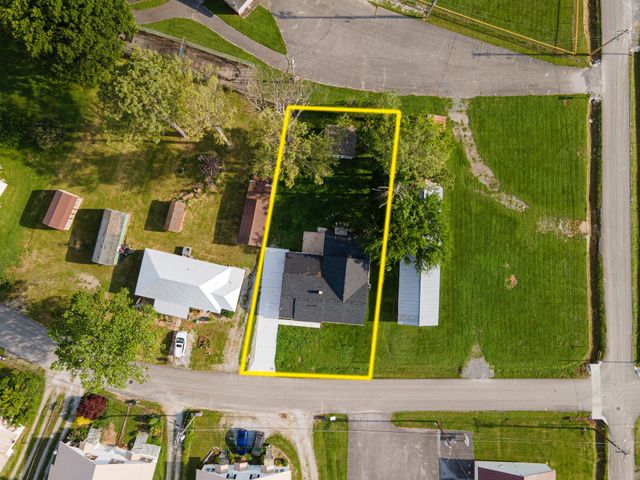 121 Popular St, N, Cowan, TN 37318