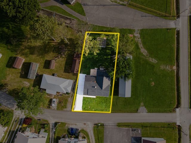 121 Popular St, N, Cowan, TN 37318