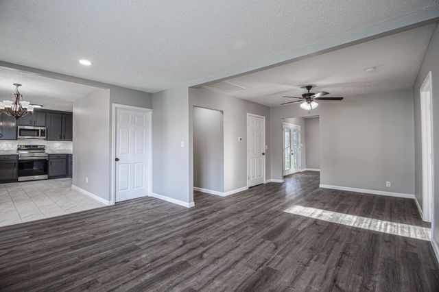 121 Popular St, N, Cowan, TN 37318