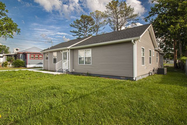 121 Popular St, N, Cowan, TN 37318