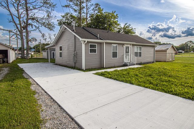 121 Popular St, N, Cowan, TN 37318