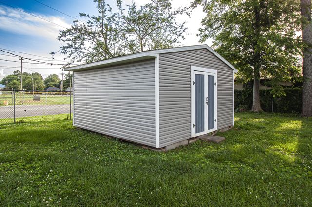 121 Popular St, N, Cowan, TN 37318