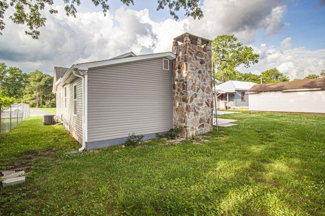 121 Popular St, N, Cowan, TN 37318