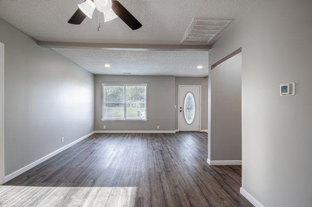 121 Popular St, N, Cowan, TN 37318