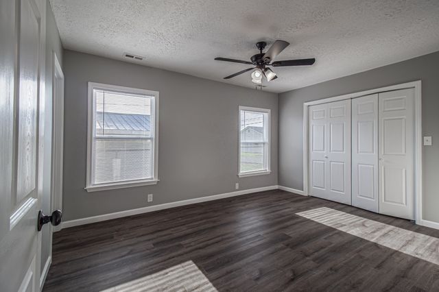 121 Popular St, N, Cowan, TN 37318