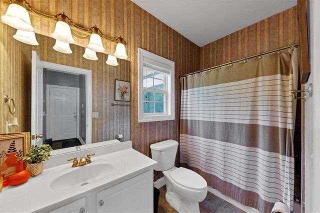2052 EVERGREEN Drive SE, Conyers, GA 30013