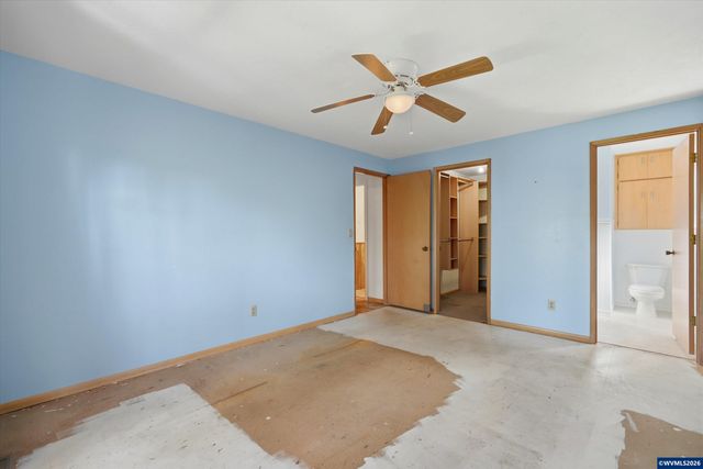 375 S Columbia Dr, Woodburn, OR 97071