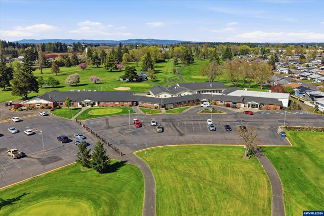375 S Columbia Dr, Woodburn, OR 97071
