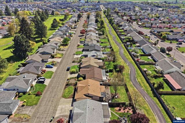 375 S Columbia Dr, Woodburn, OR 97071