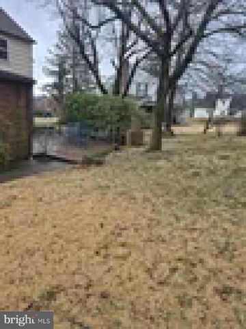 4207 RIDGE DR, Harrisburg, PA 17109