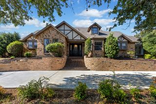 2813 S Country Club Road, Garland, TX 75043