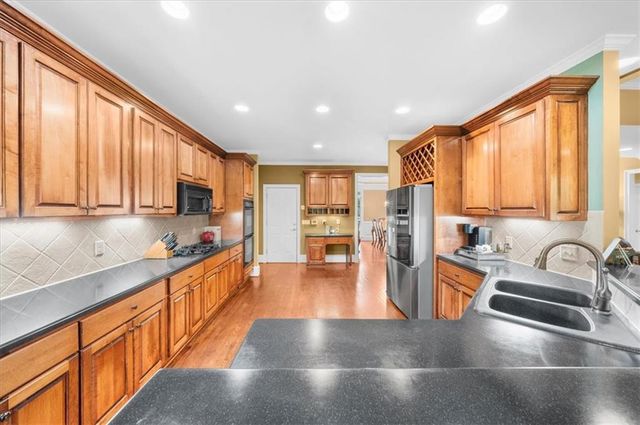 7630 Stratton Point, Suwanee, GA 30024