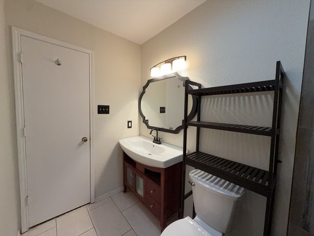 6415 Elm Springs Drive, Arlington, TX 76001