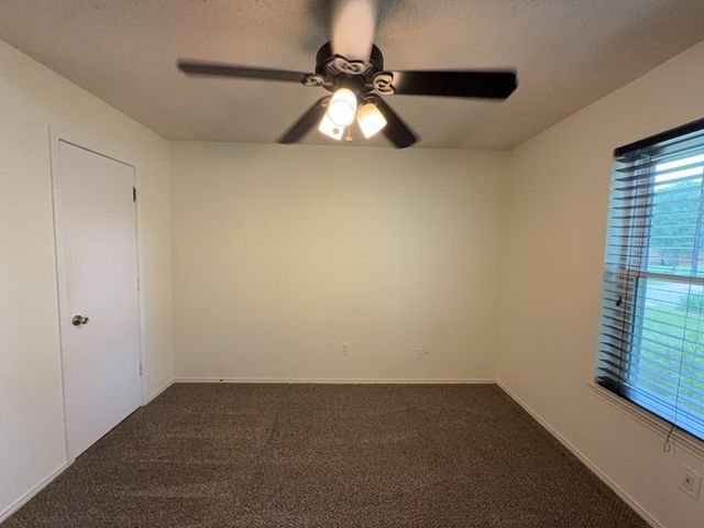 6415 Elm Springs Drive, Arlington, TX 76001