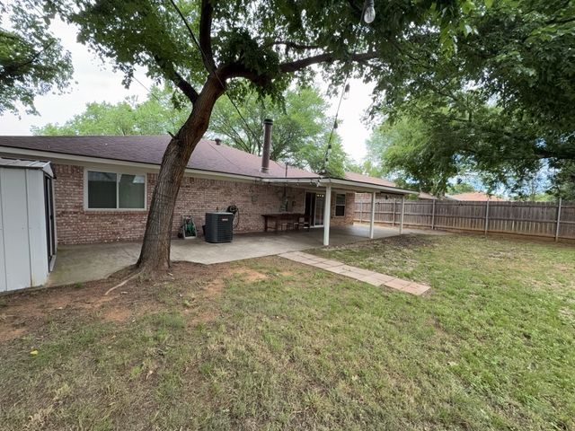6415 Elm Springs Drive, Arlington, TX 76001