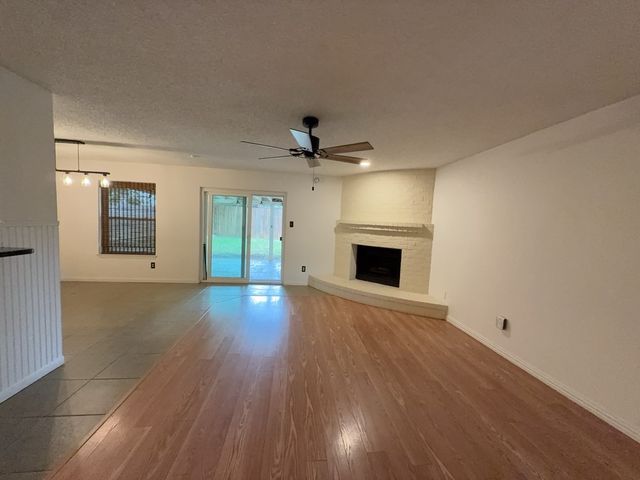 6415 Elm Springs Drive, Arlington, TX 76001