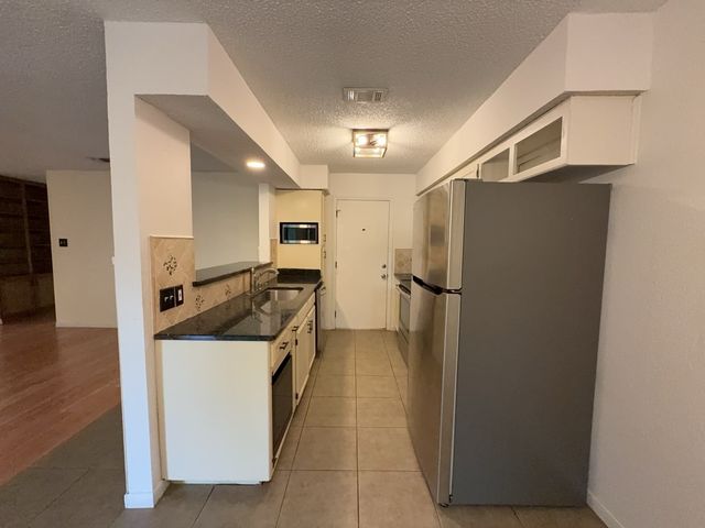 6415 Elm Springs Drive, Arlington, TX 76001