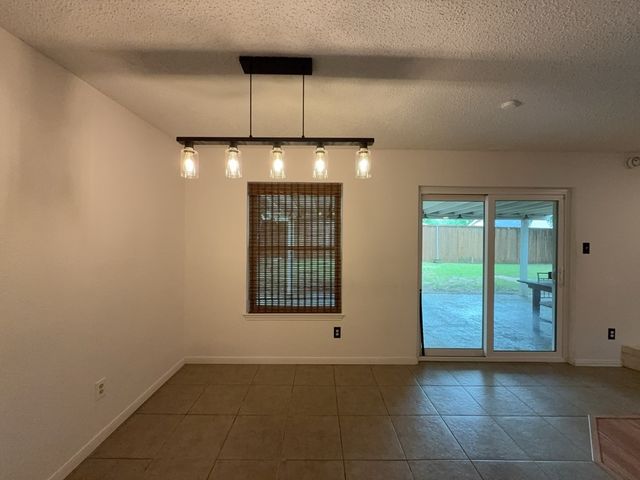 6415 Elm Springs Drive, Arlington, TX 76001