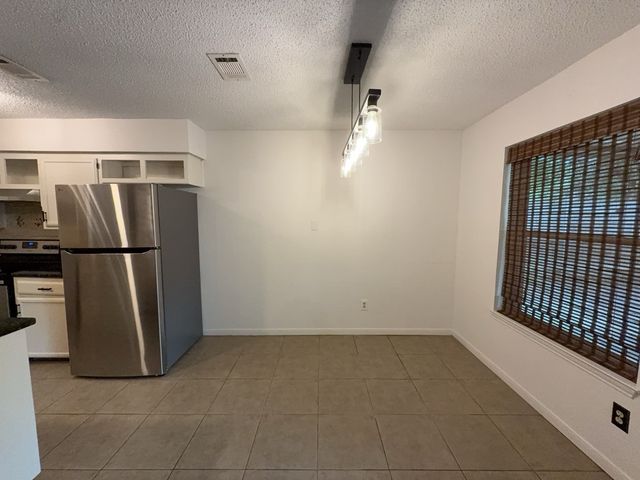 6415 Elm Springs Drive, Arlington, TX 76001