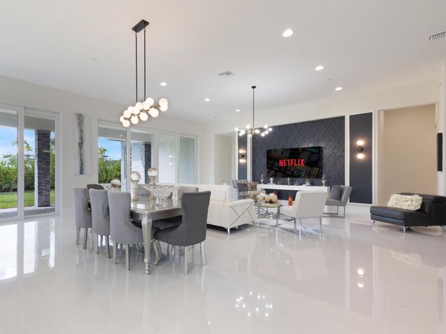 9124 S Coral Isles Circle S 1924, Palm Beach Gardens, FL 33412