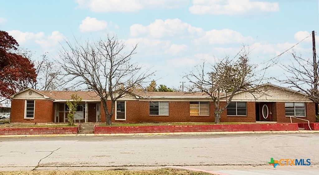 111 S 33rd Street, Temple, TX 76504