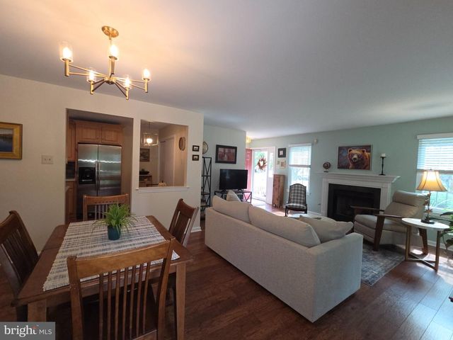 901 SWEETWATER DR, Cinnaminson, NJ 08077
