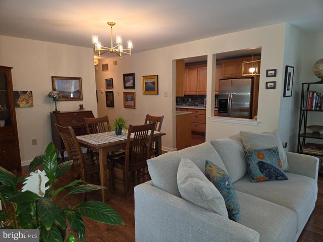 901 SWEETWATER DR, Cinnaminson, NJ 08077