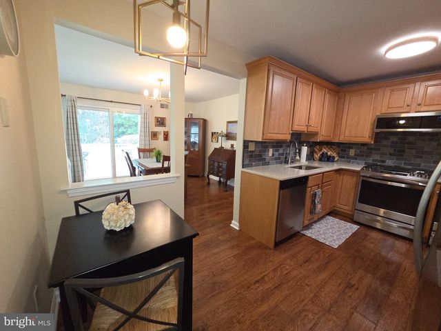 901 SWEETWATER DR, Cinnaminson, NJ 08077