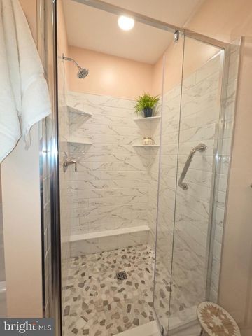901 SWEETWATER DR, Cinnaminson, NJ 08077
