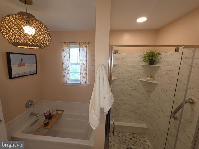 901 SWEETWATER DR, Cinnaminson, NJ 08077