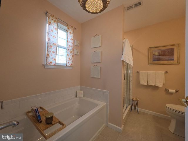 901 SWEETWATER DR, Cinnaminson, NJ 08077
